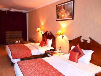 Hotel Grand Sartaj New Delhi Exterior photo