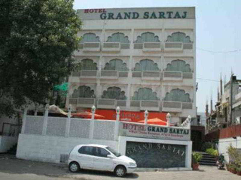 Hotel Grand Sartaj New Delhi Exterior photo