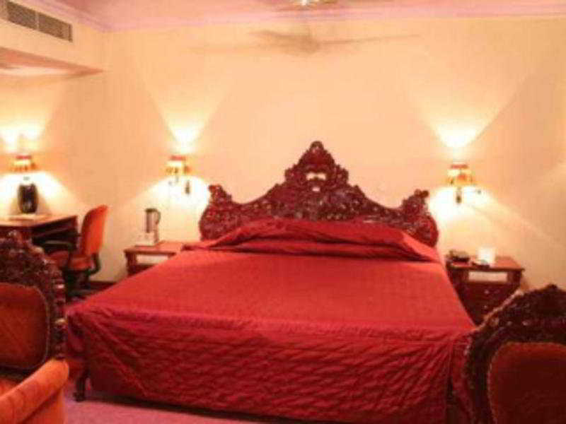 Hotel Grand Sartaj New Delhi Exterior photo