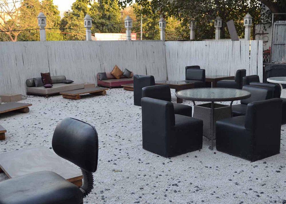 Hotel Grand Sartaj New Delhi Exterior photo