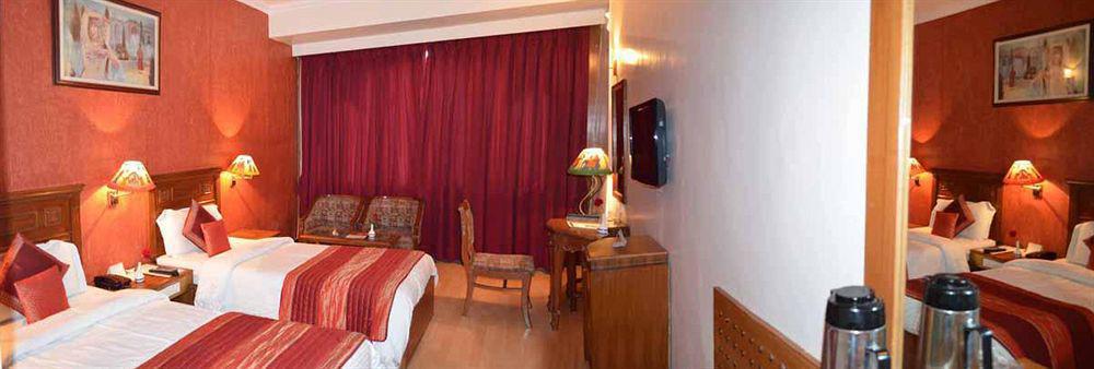 Hotel Grand Sartaj New Delhi Exterior photo