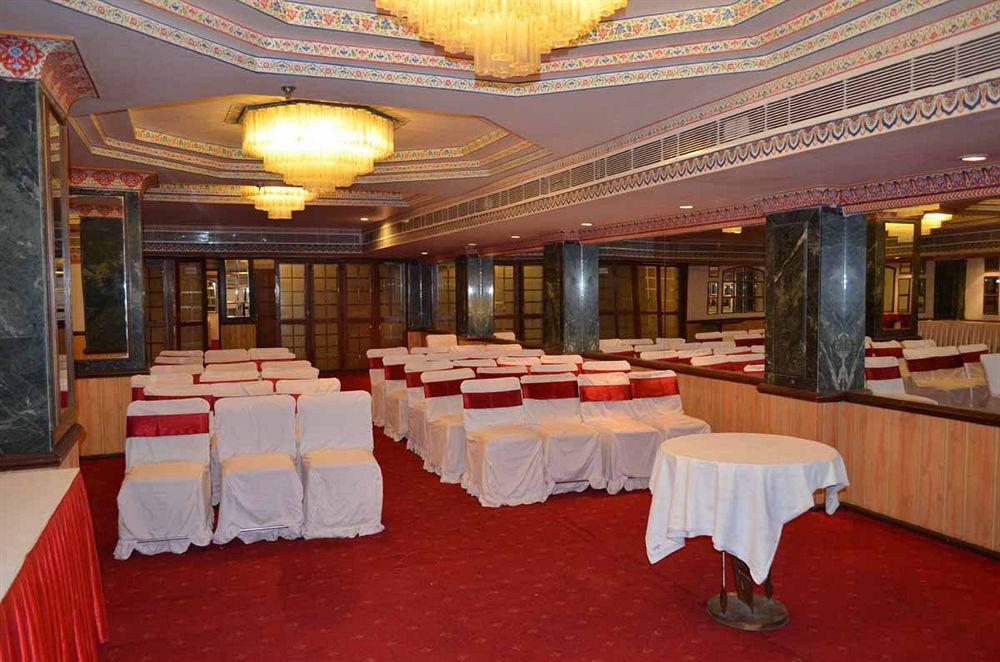 Hotel Grand Sartaj New Delhi Exterior photo